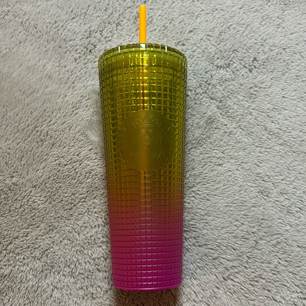 Starbucks Venti Studded Cup 24oz